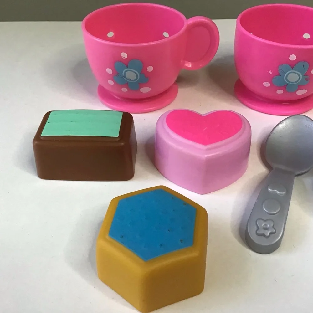 Fisher Price Sweet Manners Tea Set 7 Pieces Cups Sugar Bowl Shape Treats Spoon